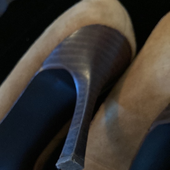 Very gently worn open toe suede heels. - Picture 5 of 5